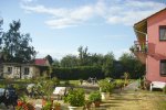 Haus "rot" mit Blick auf Garten